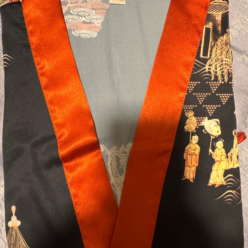 Elegant Black and Orange Women's Kimono Robe - Picture 4 of 8